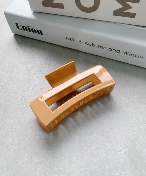 iso（イソ）の「スクエアヘアクリップ（バレッタ/ヘアクリップ・レディース・ブラック/ベージュ/アイボリー/その他1/グレイッシュベージュ・FREE）」の3枚目の写真