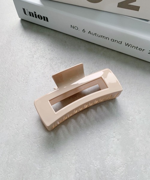 iso（イソ）の「スクエアヘアクリップ（バレッタ/ヘアクリップ・レディース・ブラック/ベージュ/アイボリー/その他1/グレイッシュベージュ・FREE）」の4枚目の写真