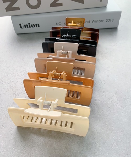 iso（イソ）の「スクエアヘアクリップ（バレッタ/ヘアクリップ・レディース・ブラック/ベージュ/アイボリー/その他1/グレイッシュベージュ・FREE）」の15枚目の写真