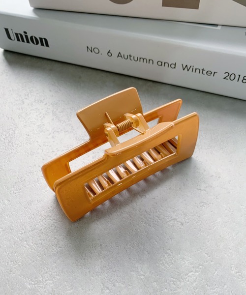 iso（イソ）の「スクエアヘアクリップ（バレッタ/ヘアクリップ・レディース・ブラック/ベージュ/アイボリー/その他1/グレイッシュベージュ・FREE）」の7枚目の写真