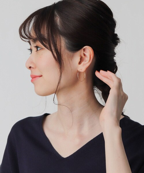 COCOSHNIK(ココシュニック)の「K10ストロービーズ フープピアス小(ピアス(両耳用)・レディース・ホワイト系その他7・00)」の10枚目の写真