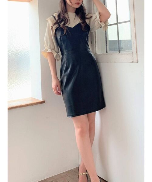 RESEXXY（リゼクシー）の「フェイクレザーキャミワンピース（ワンピース・レディース・アイボリー/ブラック/ブラウン・FREE）」の3枚目の写真