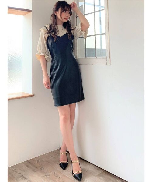 RESEXXY（リゼクシー）の「フェイクレザーキャミワンピース（ワンピース・レディース・アイボリー/ブラック/ブラウン・FREE）」の17枚目の写真