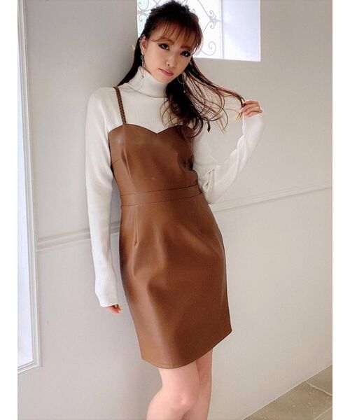 RESEXXY（リゼクシー）の「フェイクレザーキャミワンピース（ワンピース・レディース・アイボリー/ブラック/ブラウン・FREE）」の18枚目の写真