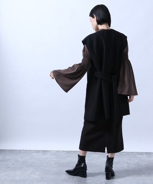 HARE(ハレ)の「ベルトツキロングベスト(HARE)(その他アウター・レディース・ブラック/グリーン・FREE)」の4枚目の写真