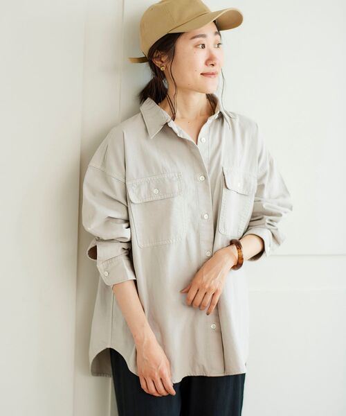 le.coeur blanc(ルクールブラン)の「フラップポケットワークシャツ(シャツ/ブラウス・レディース・グレイッシュベージュ/ネイビー・FREE)」の12枚目の写真