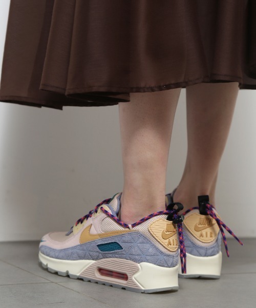 NIKE(ナイキ)の「【NIKE】W AIR MAX 90 SE(スニーカー・レディース・ライトピンク・23cm/23.5cm/24cm/24.5cm)」の9枚目の写真