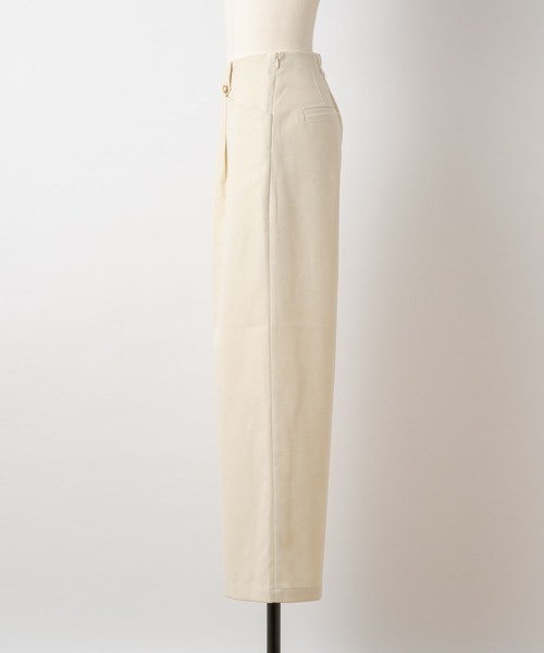 Rewde（ルゥデ）の「起毛ストレッチセミフレアタックパンツ（1R12-10078）（その他パンツ・レディース・ホワイト/チャコールグレー/ベージュ・S/M/L）」の5枚目の写真