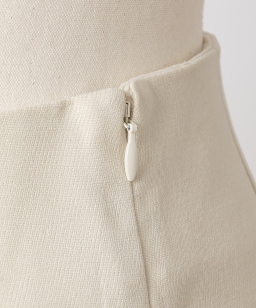 Rewde（ルゥデ）の「起毛ストレッチセミフレアタックパンツ（1R12-10078）（その他パンツ・レディース・ホワイト/チャコールグレー/ベージュ・S/M/L）」の7枚目の写真