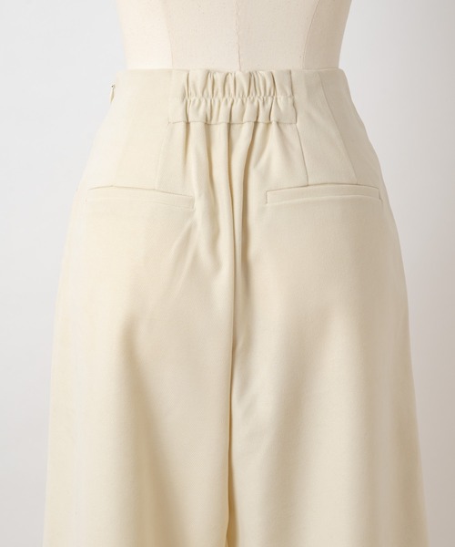 Rewde（ルゥデ）の「起毛ストレッチセミフレアタックパンツ（1R12-10078）（その他パンツ・レディース・ホワイト/チャコールグレー/ベージュ・S/M/L）」の6枚目の写真