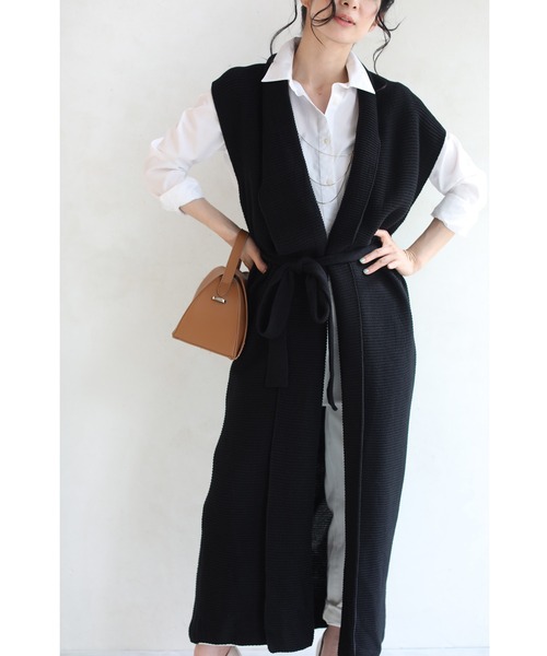 黒）縦長ラインでスッキリ魅せるニットロングベスト（ベスト）｜CAWAII