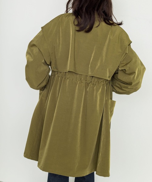 w closet（ダブルクローゼット）の「ポリナイロンツイルケープジャケットコート（ノーカラーコート・レディース・ライトカーキ/ベージュ・FREE）」の17枚目の写真