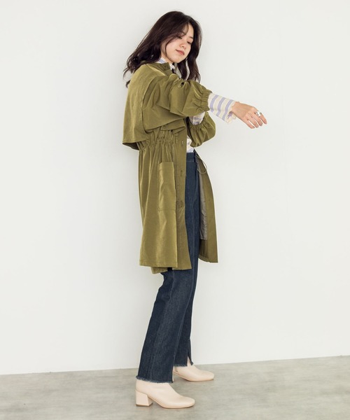 w closet（ダブルクローゼット）の「ポリナイロンツイルケープジャケットコート（ノーカラーコート・レディース・ライトカーキ/ベージュ・FREE）」の18枚目の写真