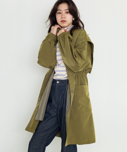 w closet（ダブルクローゼット）の「ポリナイロンツイルケープジャケットコート（ノーカラーコート・レディース・ライトカーキ/ベージュ・FREE）」の19枚目の写真