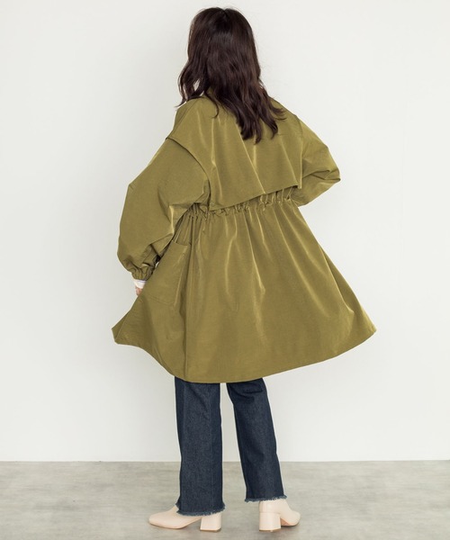 w closet（ダブルクローゼット）の「ポリナイロンツイルケープジャケットコート（ノーカラーコート・レディース・ライトカーキ/ベージュ・FREE）」の21枚目の写真