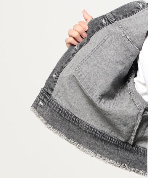 COLONY 2139（コロニートゥーワンスリーナイン）の「デニムノーカラー短丈Gジャン（デニムジャケット・レディース・ブルー/ブラック・FREE）」の3枚目の写真