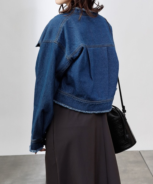 COLONY 2139（コロニートゥーワンスリーナイン）の「デニムノーカラー短丈Gジャン（デニムジャケット・レディース・ブルー/ブラック・FREE）」の14枚目の写真