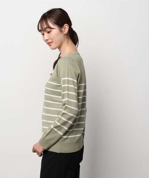 NAVY(ネイビー)の「洗えるニット 12GパネルボーダーVネックプルオーバー(ニット/セーター・レディース・ベージュ/グリーン/グレー・L/M)」の4枚目の写真