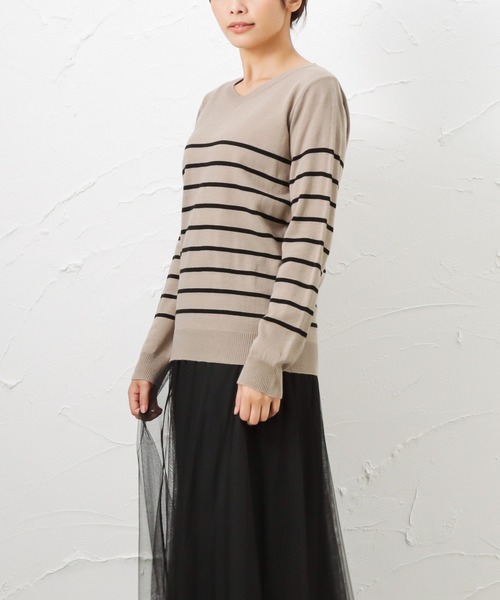 NAVY(ネイビー)の「洗えるニット 12GパネルボーダーVネックプルオーバー(ニット/セーター・レディース・ベージュ/グリーン/グレー・L/M)」の9枚目の写真
