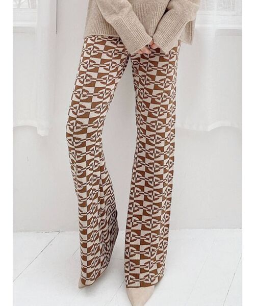 RESEXXY（リゼクシー）の「ジャガードセミフレアニットパンツ（その他パンツ・レディース・ブラック/ブラウン/ブルー・FREE）」の3枚目の写真