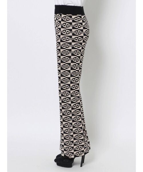 RESEXXY（リゼクシー）の「ジャガードセミフレアニットパンツ（その他パンツ・レディース・ブラック/ブラウン/ブルー・FREE）」の16枚目の写真