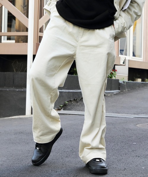 ８(eight)（エイト）の「太ピッチコーデュロイワイドパンツ（チノパンツ・メンズ・アイボリー/ブラック/ダークグリーン/ダークブラウン/ダークブルー・MEDIUM/SMALL/LARGE）」の2枚目の写真