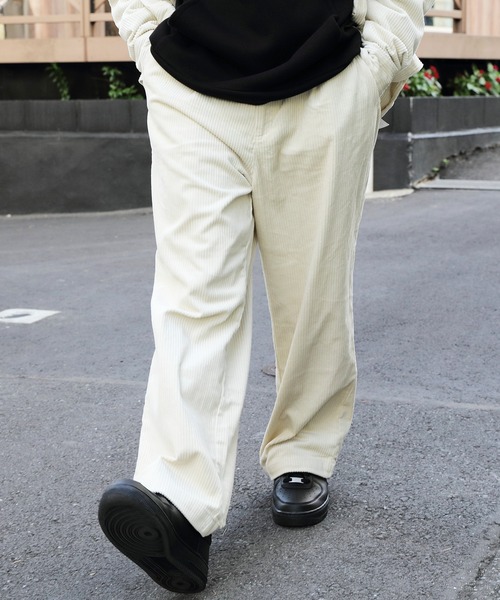 ８(eight)（エイト）の「太ピッチコーデュロイワイドパンツ（チノパンツ・メンズ・アイボリー/ブラック/ダークグリーン/ダークブラウン/ダークブルー・MEDIUM/SMALL/LARGE）」の6枚目の写真