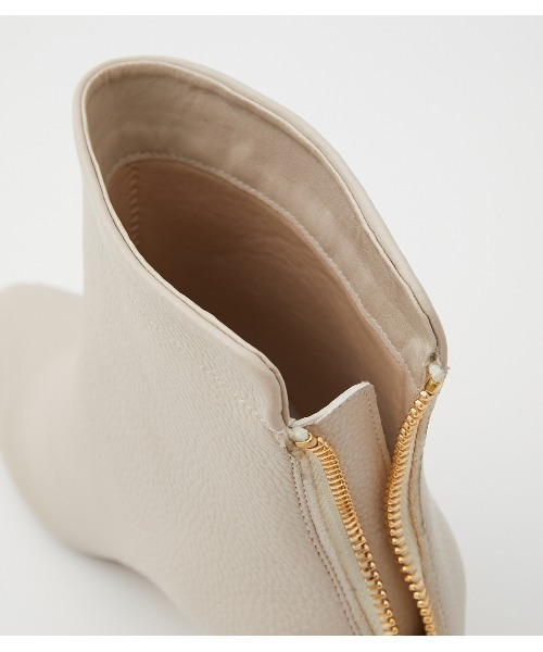 crie conforto（クリーコンフォルト）の「バックZIPフェイクレザーショートブーツ（ブーツ・レディース・アイボリー/ブラック/ブラウン・SMALL/MEDIUM/LARGE）」の21枚目の写真