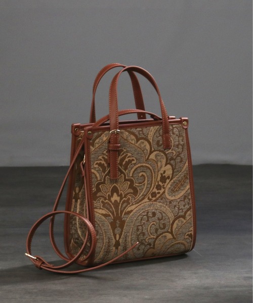 GUSCIO(グッシオ)の「【グッシオベーシック】ジャガードミニトートバッグ アラベスク ゼブラ ダマスク(トートバッグ・レディース・ブラック/グレー/キャメル/ネイビー・FREE)」の4枚目の写真