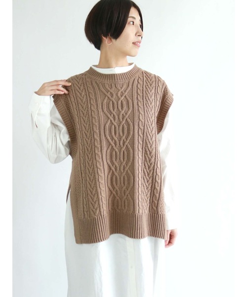 Lugnoncure（ルノンキュール）の「ケーブルベスト（ベスト・レディース・オフホワイト/ブルー/モカ・ﾌﾘ-）」の2枚目の写真