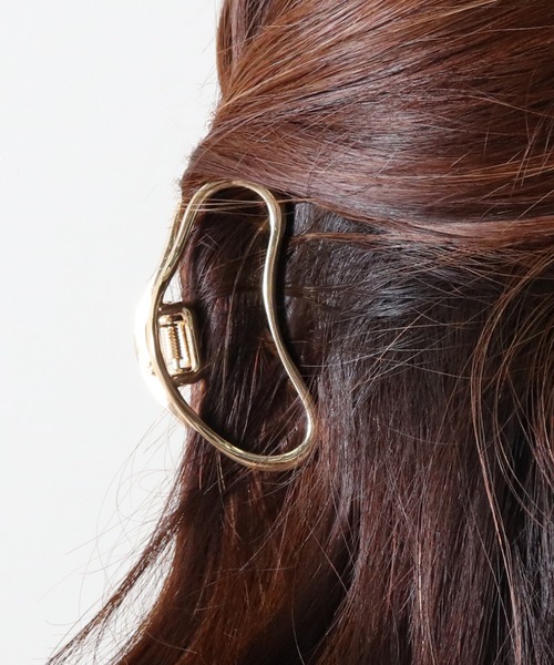 Cheek(チーク)の「ニュアンスメタルヘアクリップ(バレッタ/ヘアクリップ・レディース・シルバー/ゴールド・FREE)」の2枚目の写真