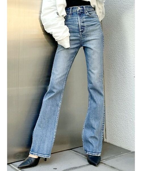 GYDA（ジェイダ）の「H/W spread フレアデニムパンツ（デニムパンツ・レディース・ライトブルー/ブルー・SMALL/X-SMALL/MEDIUM）」の4枚目の写真