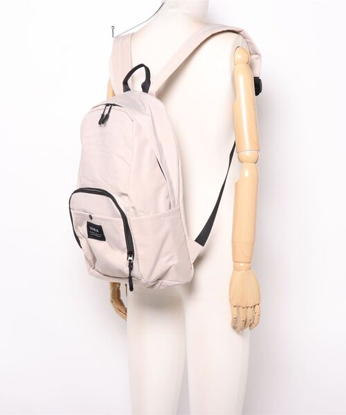 DONOBAN（ドノバン）の「はっ水ナイロンリュック（バックパック/リュック・レディース・ライトベージュ/ブラック/グレイッシュベージュ・FREE）」の4枚目の写真