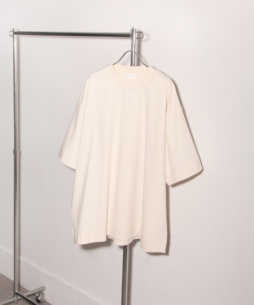 NILWAY（ニルウェイ）の「ビビットカラー半袖ベーシックビッグTee / カットソー（Tシャツ/カットソー・メンズ・ホワイト/ブラック/ブルー/グリーン/マスタード/グレイッシュベージュ・MEDIUM/LARGE）」の2枚目の写真