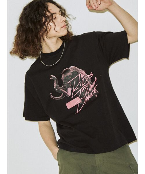 jouetie(ジュエティ)の「90`sフォトBIGTシャツ【WEB限定・ユニセックス】(Tシャツ/カットソー・レディース・ブラック/オフホワイト/ピンク・MEDIUM)」の3枚目の写真