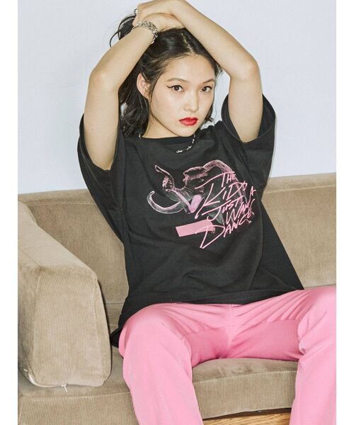 jouetie(ジュエティ)の「90`sフォトBIGTシャツ【WEB限定・ユニセックス】(Tシャツ/カットソー・レディース・ブラック/オフホワイト/ピンク・MEDIUM)」の19枚目の写真