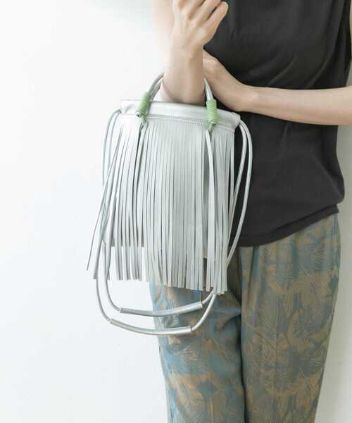 シルバー フリンジ ハンドバッグ リパーニ RIPANI レザーフリルデザインハンドバッグ （シルバー