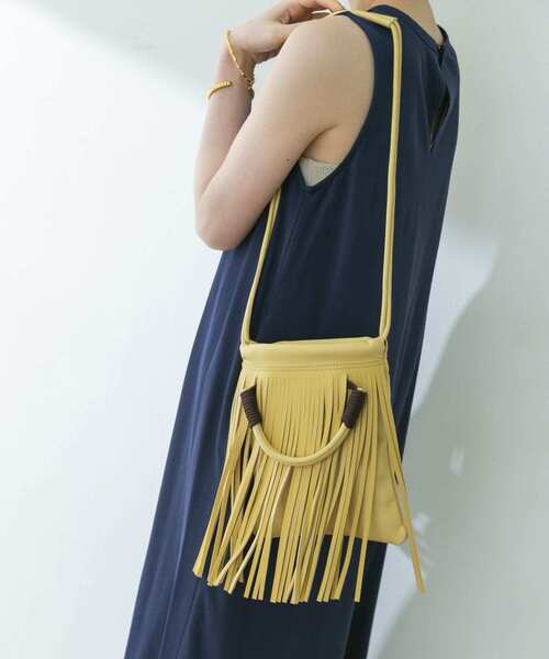 URBAN RESEARCH(アーバンリサーチ)の「フリンジショルダーバッグ(ショルダーバッグ・レディース・ブラック/ベージュ/シルバー・-)」の10枚目の写真