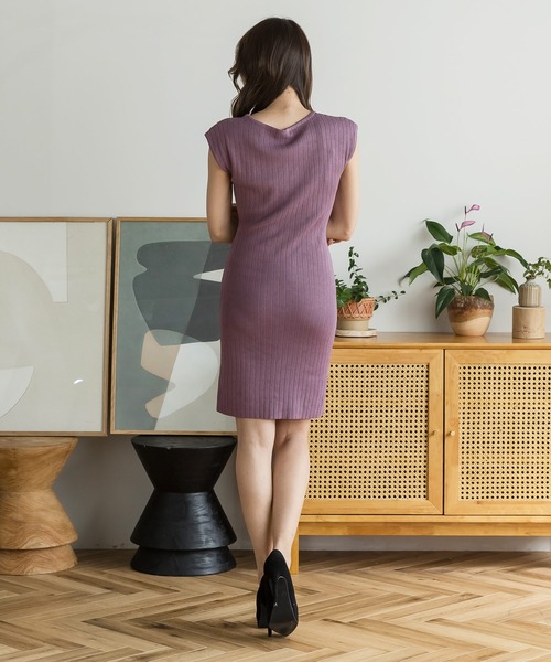 Julia Boutique（ジュリアブティック）の「ショート丈・スクエアネックリブニットワンピース/22055（ワンピース・レディース・グレー/ネイビー/ブラック/ベージュ/パープル・SHORT）」の13枚目の写真