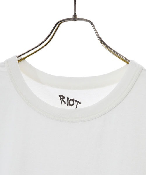 RIOT FACETASM（ライオットファセッタズム）の「RIOT FACETASM / ライオットファセッタズム：Basic Crew NeckT：RF22SS-TEE-U05[WAX]（Tシャツ/カットソー・メンズ・ホワイト・XL/L/M）」の9枚目の写真