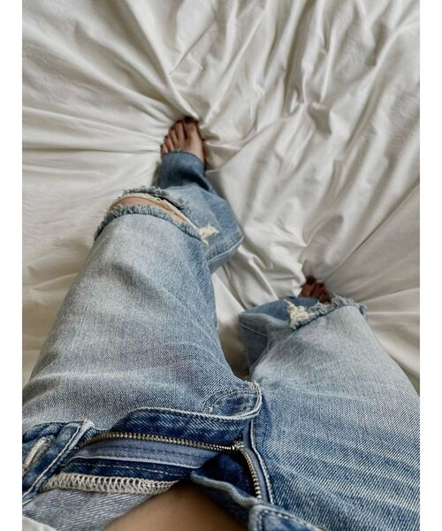 EVRIS(エヴリス)の「ダメージワイドデニムパンツ(デニムパンツ・レディース・ライトブルー/ブルー・SMALL/MEDIUM)」の14枚目の写真