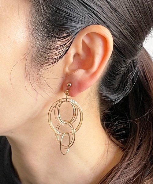 The Rule(ザルール)の「The Rule ザルール:Delft earring:パズルリング イヤリング(イヤリング・レディース・ベージュ/ブラウン/グレー/クリア・FREE)」の4枚目の写真