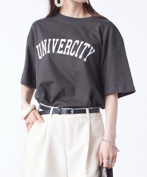 MAISON BREEZE(メゾンブリーズ)の「使いまわし抜群のカレッジロゴTeeシャツ♪【MAISON BREEZE】UNIVERCITYアーチカレッジロゴオーバーサイズTシャツ(Tシャツ/カットソー・レディース・グリーン/ホワイト系その他2/ホワイト系その他3/ブラック系その他3/ホワイト系1・FREE)」の22枚目の写真