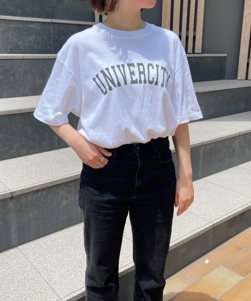 MAISON BREEZE(メゾンブリーズ)の「使いまわし抜群のカレッジロゴTeeシャツ♪【MAISON BREEZE】UNIVERCITYアーチカレッジロゴオーバーサイズTシャツ(Tシャツ/カットソー・レディース・グリーン/ホワイト系その他2/ホワイト系その他3/ブラック系その他3/ホワイト系1・FREE)」の7枚目の写真