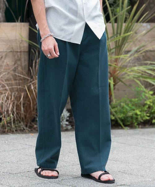 ITEMS URBANRESEARCH（アイテムズ アーバンリサーチ）の「カラーコットン クリースパンツ（その他パンツ・メンズ・ベージュ/ブルー/グリーン・MEDIUM/LARGE）」の22枚目の写真
