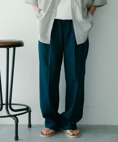 ITEMS URBANRESEARCH（アイテムズ アーバンリサーチ）の「カラーコットン クリースパンツ（その他パンツ・メンズ・ベージュ/ブルー/グリーン・MEDIUM/LARGE）」の14枚目の写真
