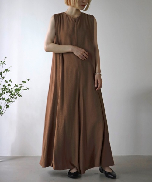 UNFIELD(アンフィールド)の「【UNFIELD】ノースリーブサロペット(サロペット/オーバーオール・レディース・ブラック/ブラウン/レンガ・FREE)」の1枚目の写真