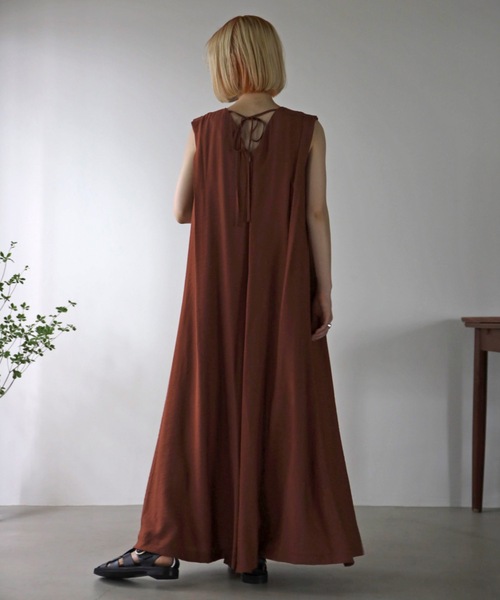 UNFIELD(アンフィールド)の「【UNFIELD】ノースリーブサロペット(サロペット/オーバーオール・レディース・ブラック/ブラウン/レンガ・FREE)」の3枚目の写真