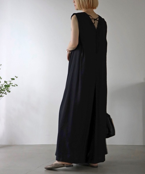 UNFIELD(アンフィールド)の「【UNFIELD】ノースリーブサロペット(サロペット/オーバーオール・レディース・ブラック/ブラウン/レンガ・FREE)」の2枚目の写真