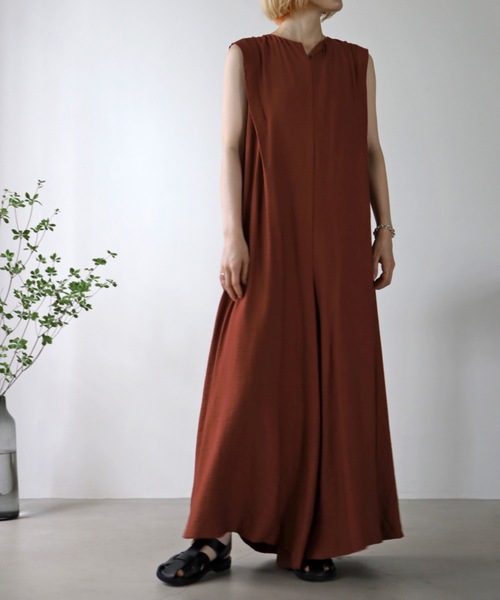 UNFIELD(アンフィールド)の「【UNFIELD】ノースリーブサロペット(サロペット/オーバーオール・レディース・ブラック/ブラウン/レンガ・FREE)」の4枚目の写真